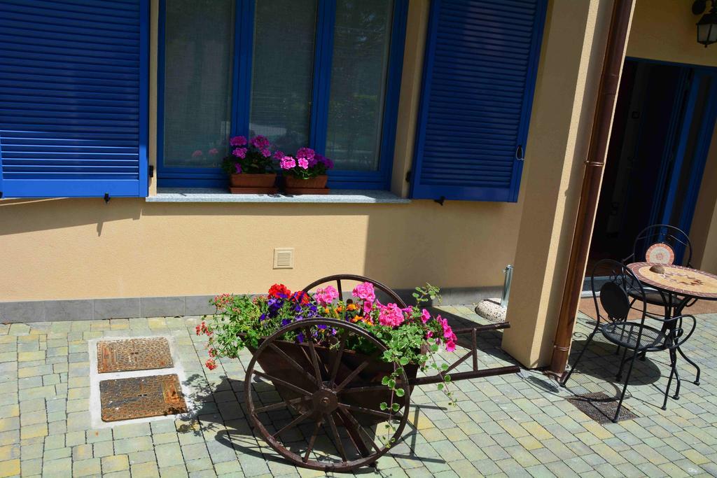 B&B La Casa Di Trizzi Como Exterior photo